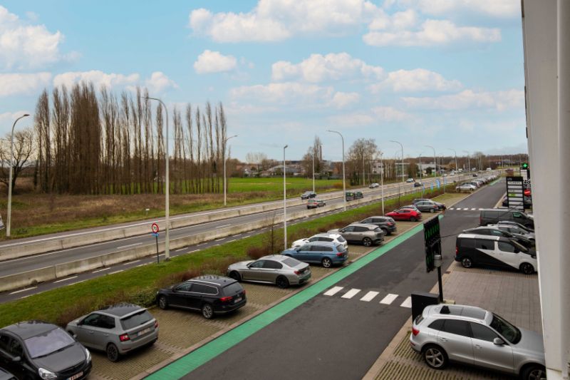 Roeselare - centrum : Kantoorruimte van 181m² bruto en terras op commerciële ligging foto 7