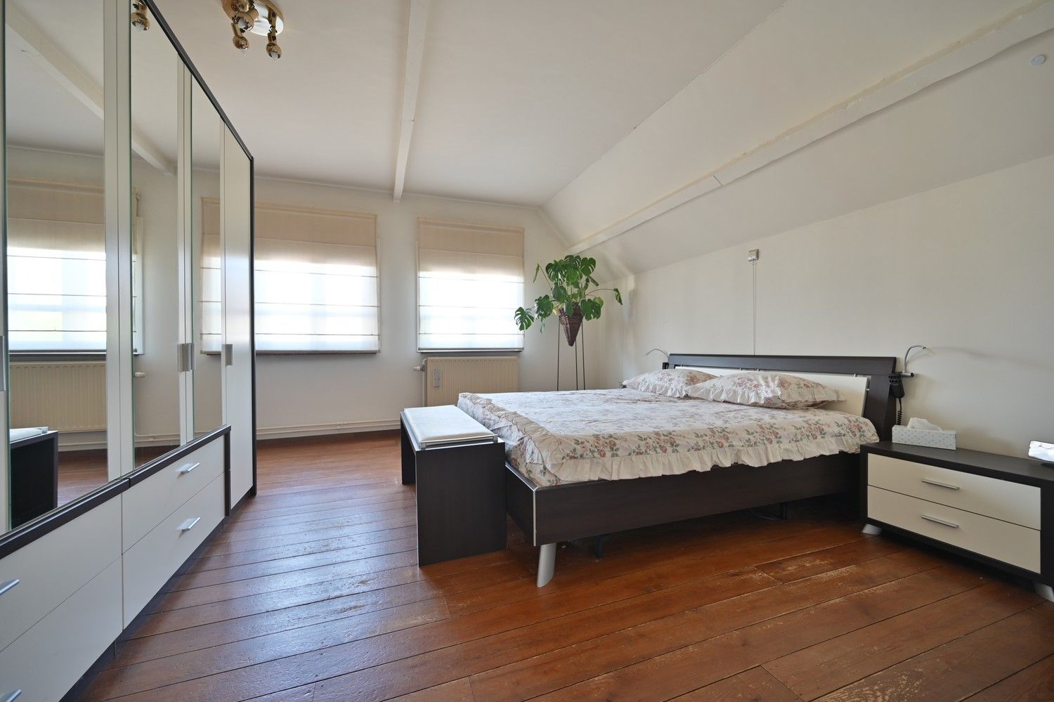 Royale woning met 5 slaapkamers en zwembad, gelegen op een perceel van 23a te Neerharen foto 24