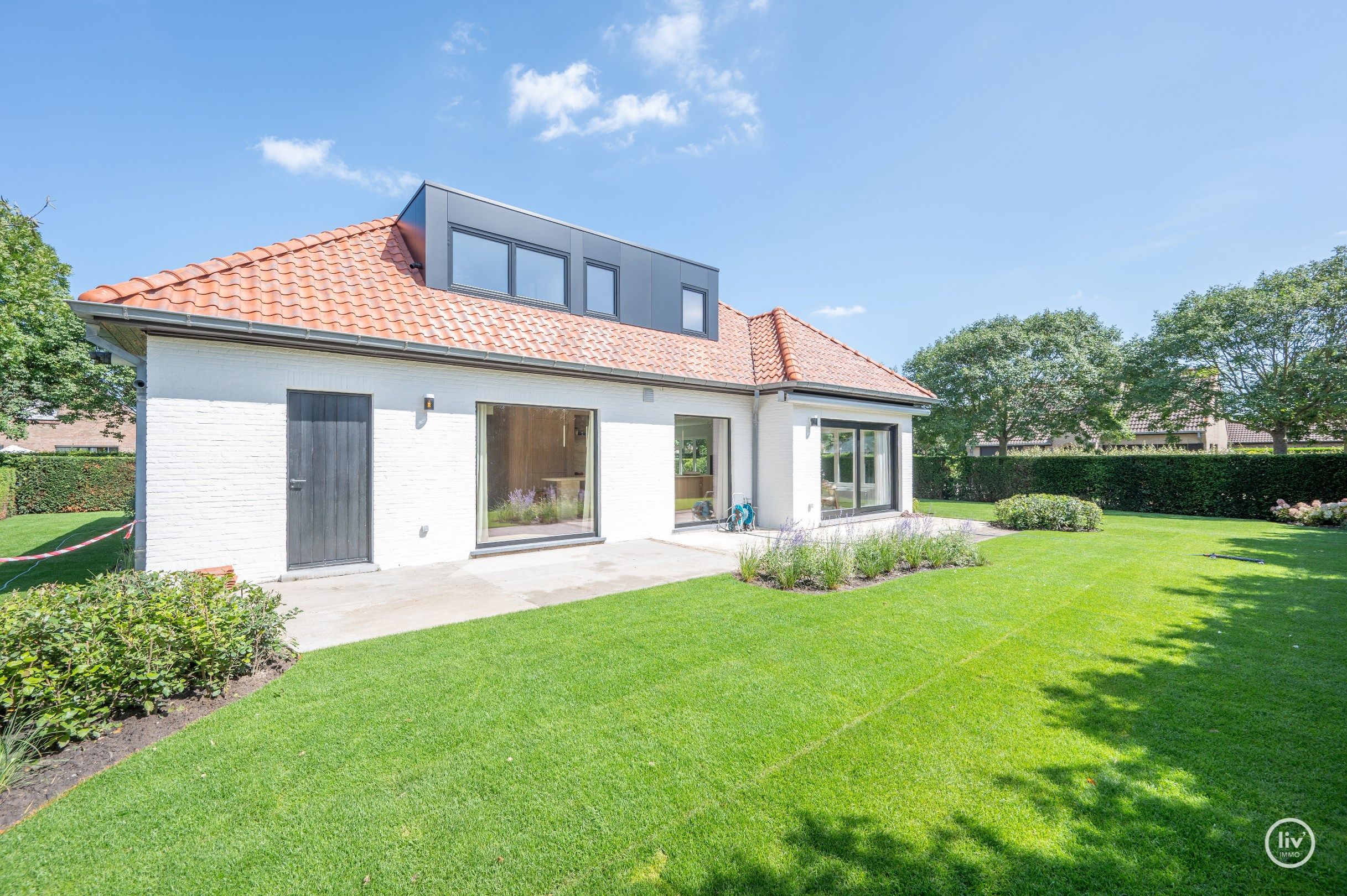 Uitzonderlijk gerenoveerde woning magnifiek gelegen in de Goudsbloemenlaan vlakbij Duinenwater.  foto 23