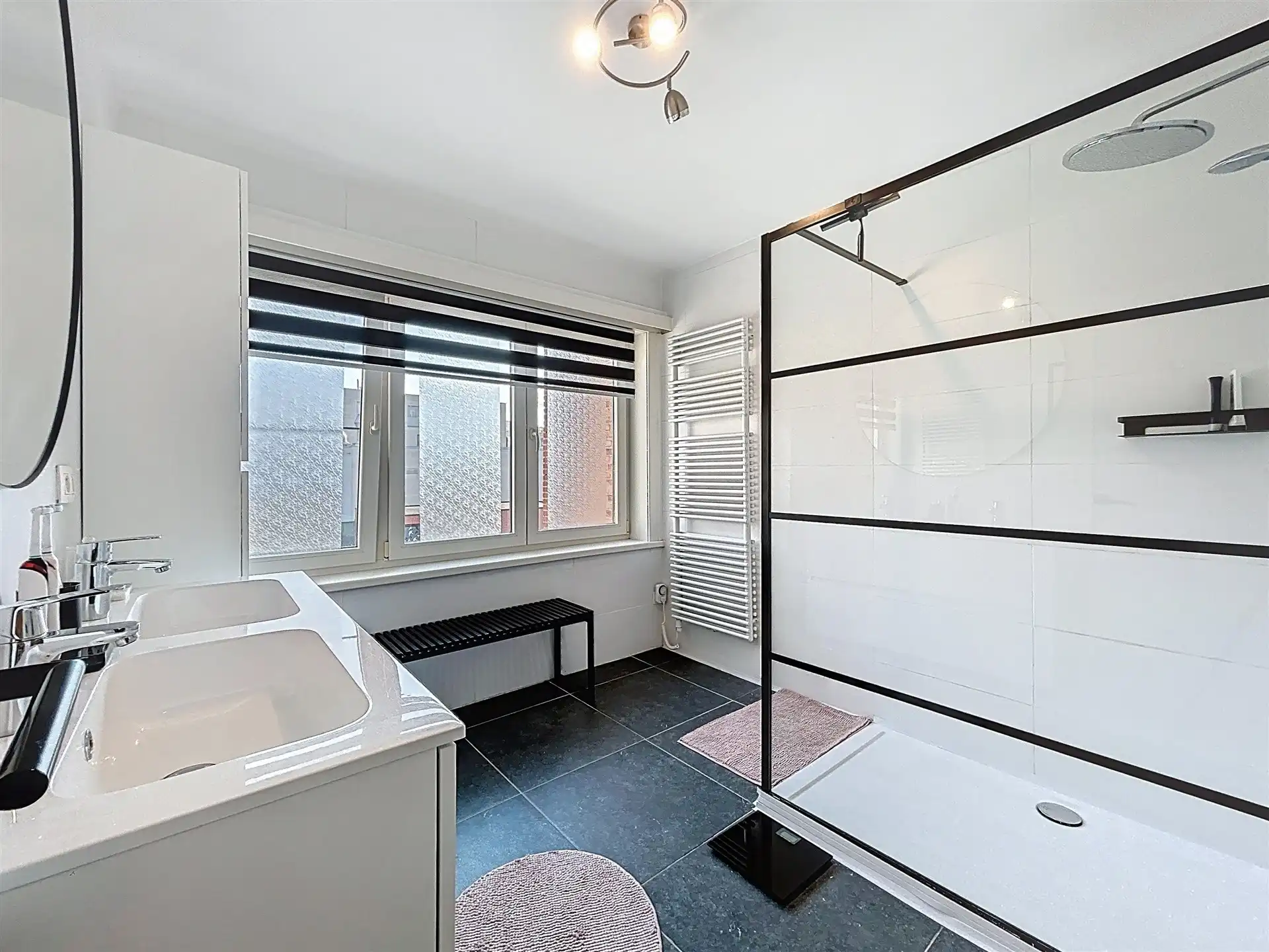 instapklare gezinswoning met 5 slaapkamers en half open karakter op perceel van 240m² foto 12