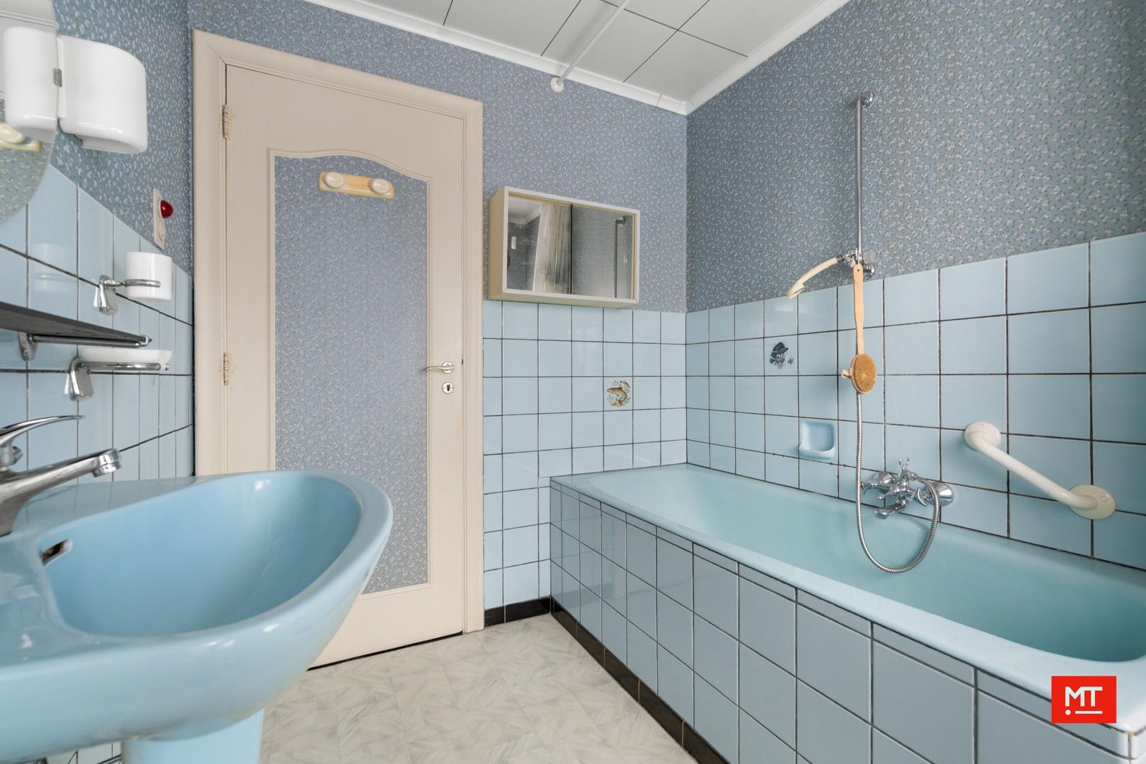 Te renoveren alleenstaande woning met 3 slaapkamers, Westgerichte tuin en garage in het centrum van Passendale foto 13