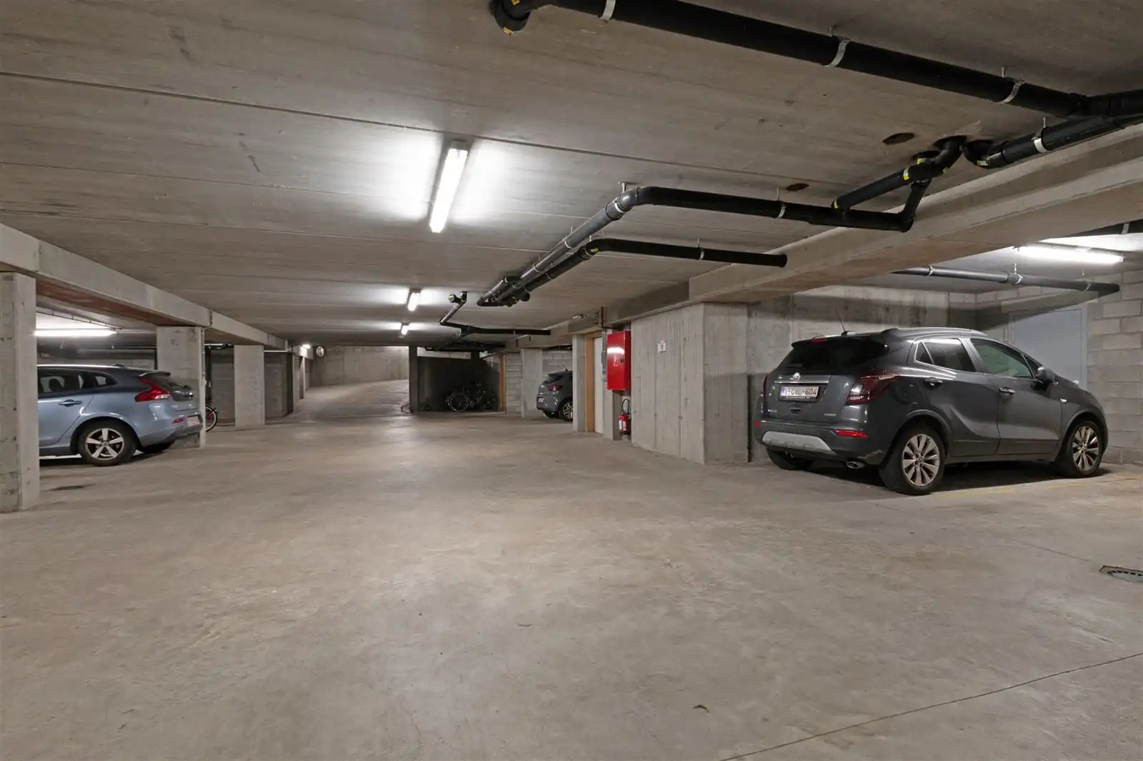 Instapklaar duplexappartement met 3 slaapkamers in Gent! foto 16