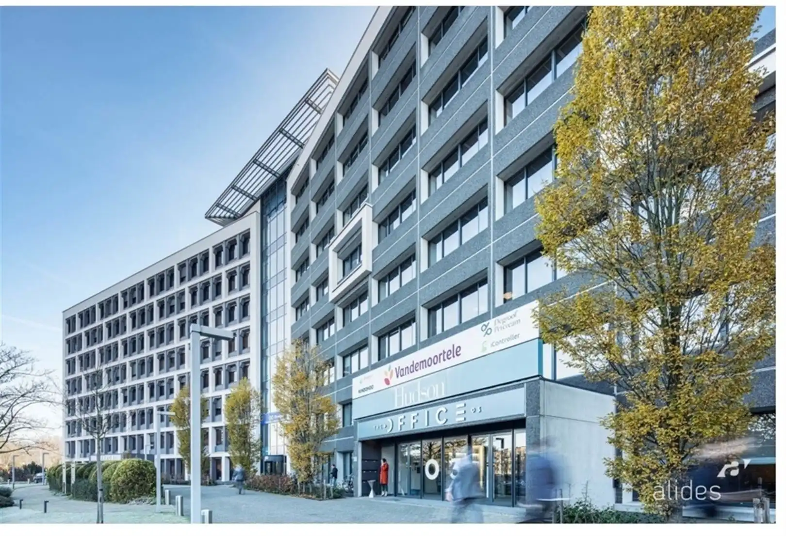 THE OFFICE: kantoren nabij Klaverblad (E17/E40)  foto {{pictureIndex}}