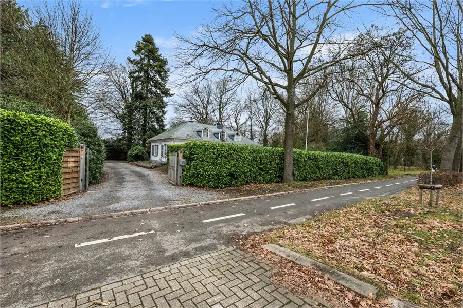 Hoofdfoto van de publicatie: STATIGE WONING MET 4 SLKS OP EEN TOPLOCATIE