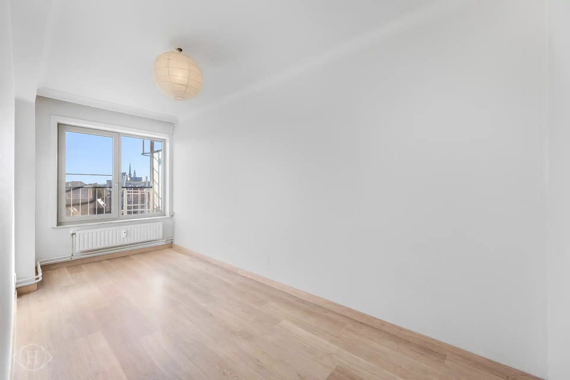 Ruim appartement met terras, parking en prachtig uitzicht foto 14