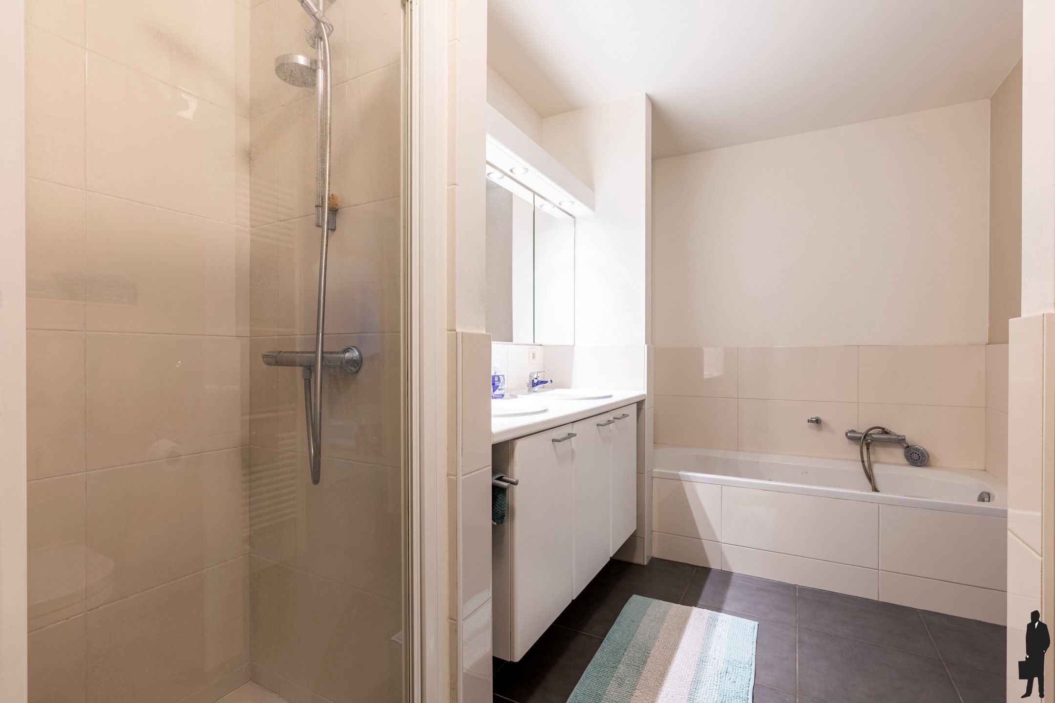 Instapklaar 3 slpk-appartement met garagebox in Turnhout foto 8