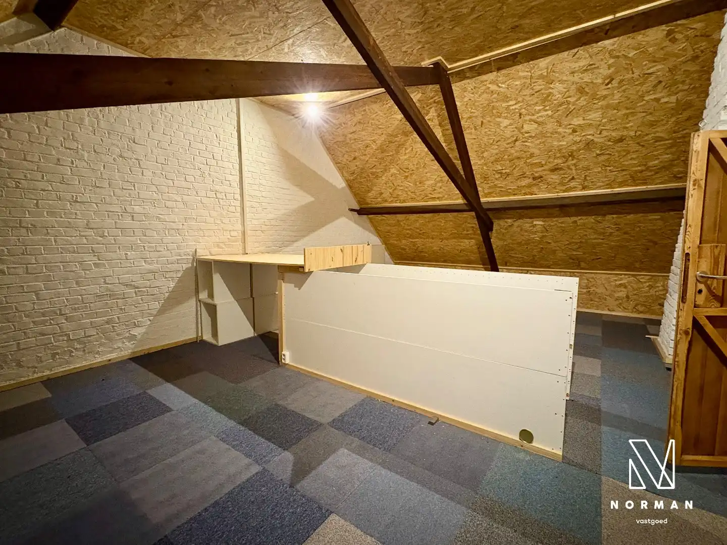 Ruime woning te koop met 4 slaapkamers en een grote garage te Harelbeke!  foto 14
