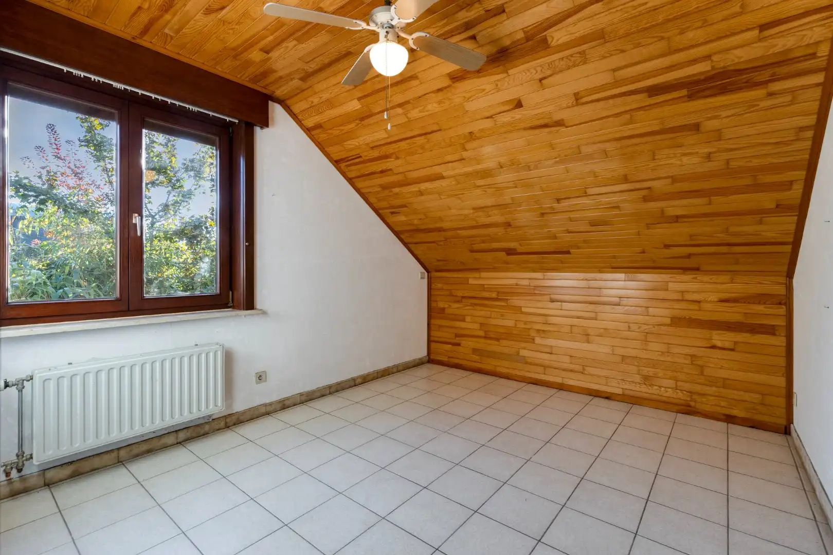 Vrijstaande woning met licht, ruimte en veel potentieel foto 15