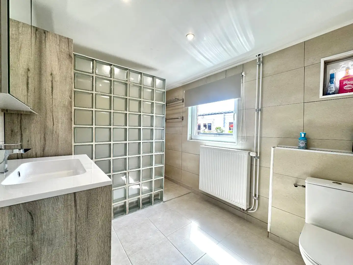 Ruime en gerenoveerde gezinswoning met 3 slaapkamers en veel comfort foto 15