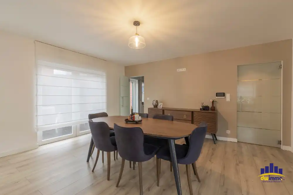 Instapklare, volledig gerenoveerde woning met 4 slaapkamers & ruime tuin in Evergem foto 7