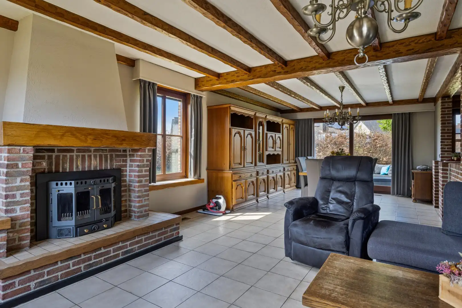 Onderkelderde woning met 4 slpks op 899 m² in een doodlopende straat te OLV Olen ! foto 6