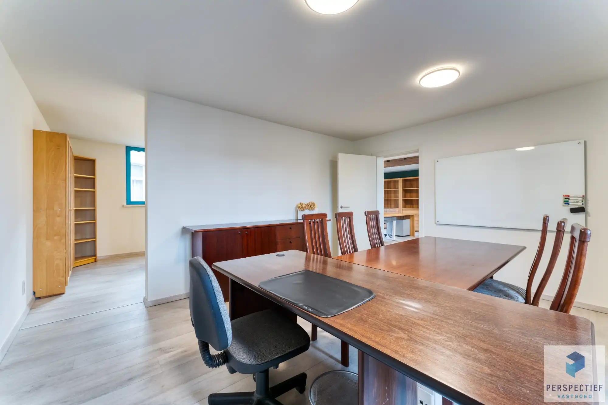 Veelzijdig handelshuis/kantoorgebouw foto 7