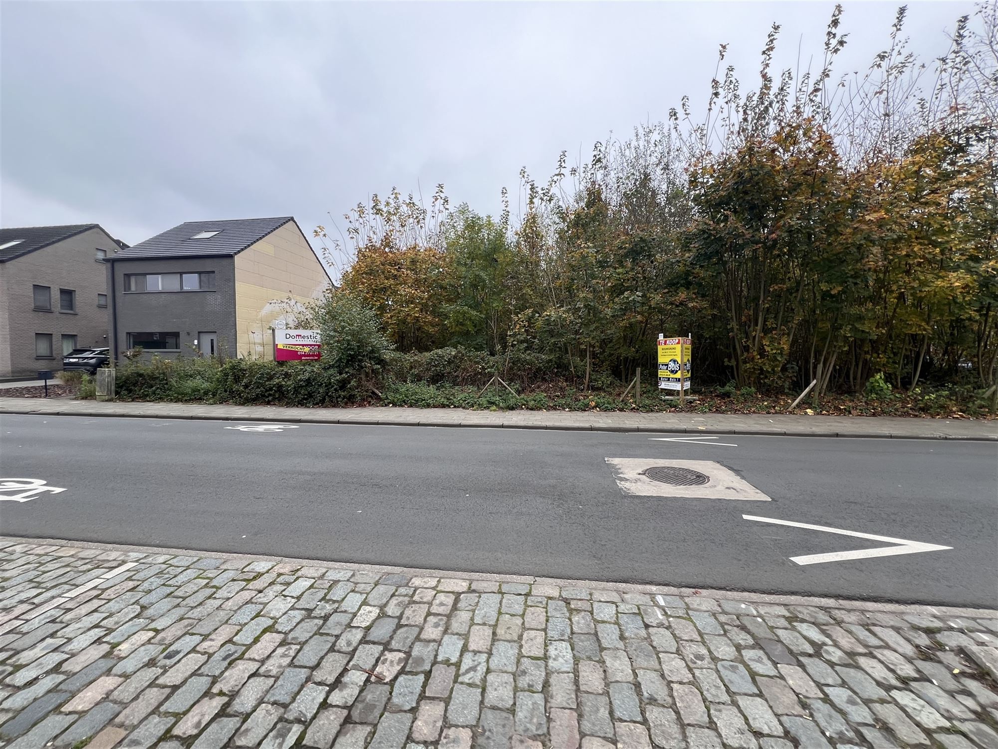 bouwgrond voor grote rijwoning met achtergelegen garage foto 5