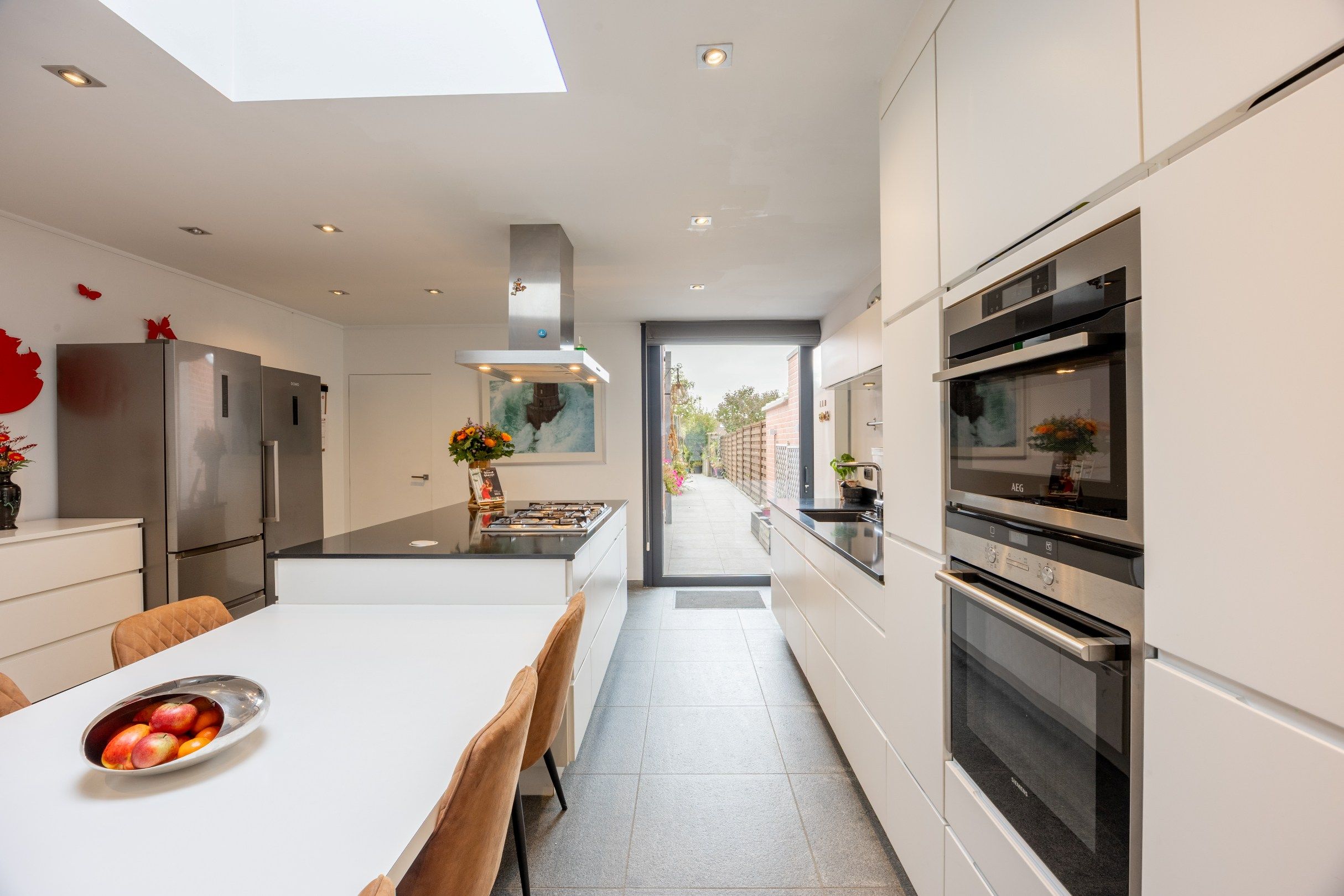 GERENOVEERDE WONING MET TUIN EN UITWEG foto 6