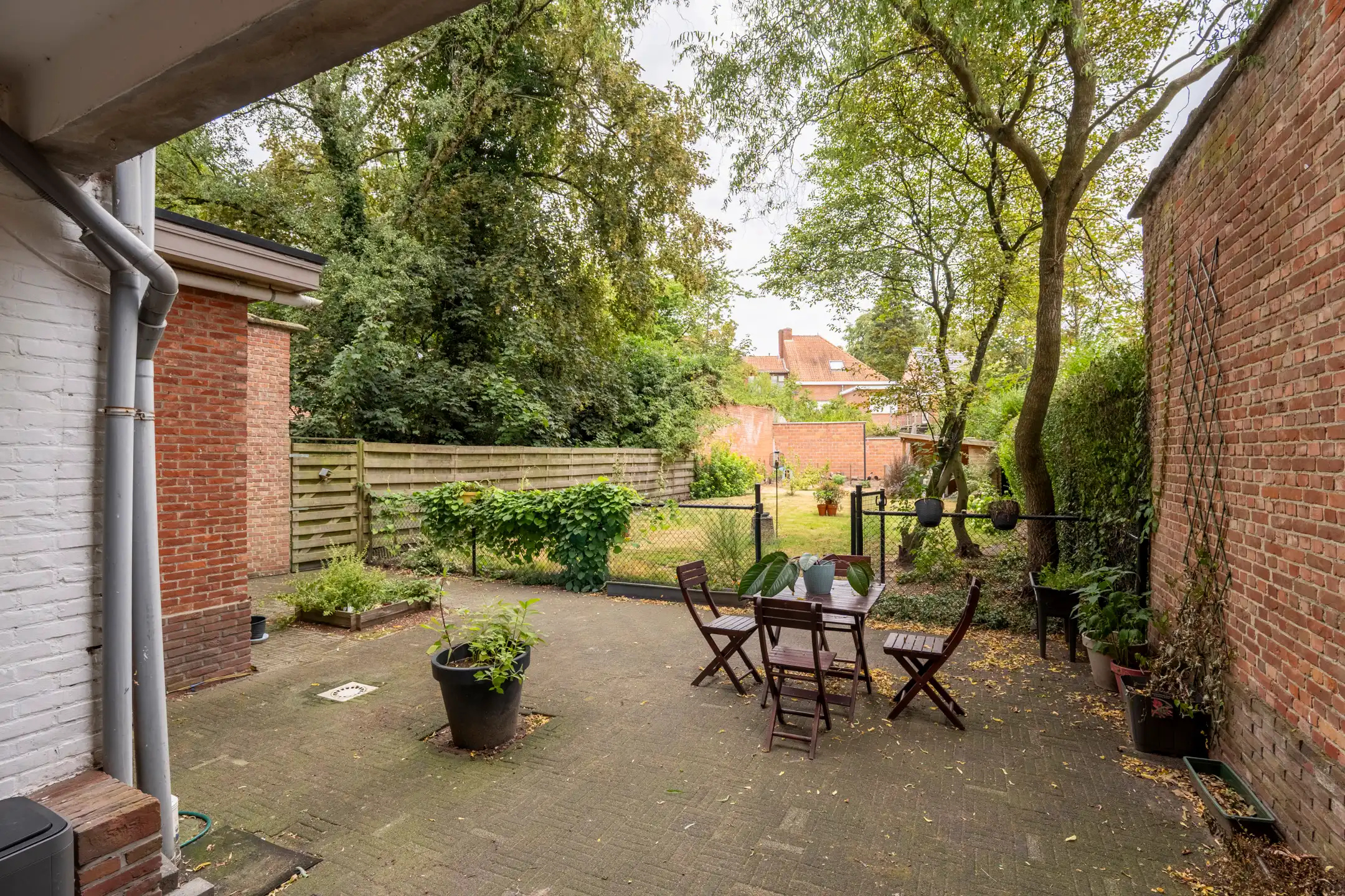 Gelijkvloers app. van ca. 110 m² met 2 slpks en staanplaats foto 24