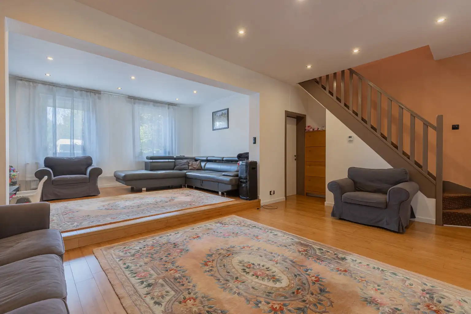 Gerenoveerde woning op wandelafstand van het centrum! foto 2