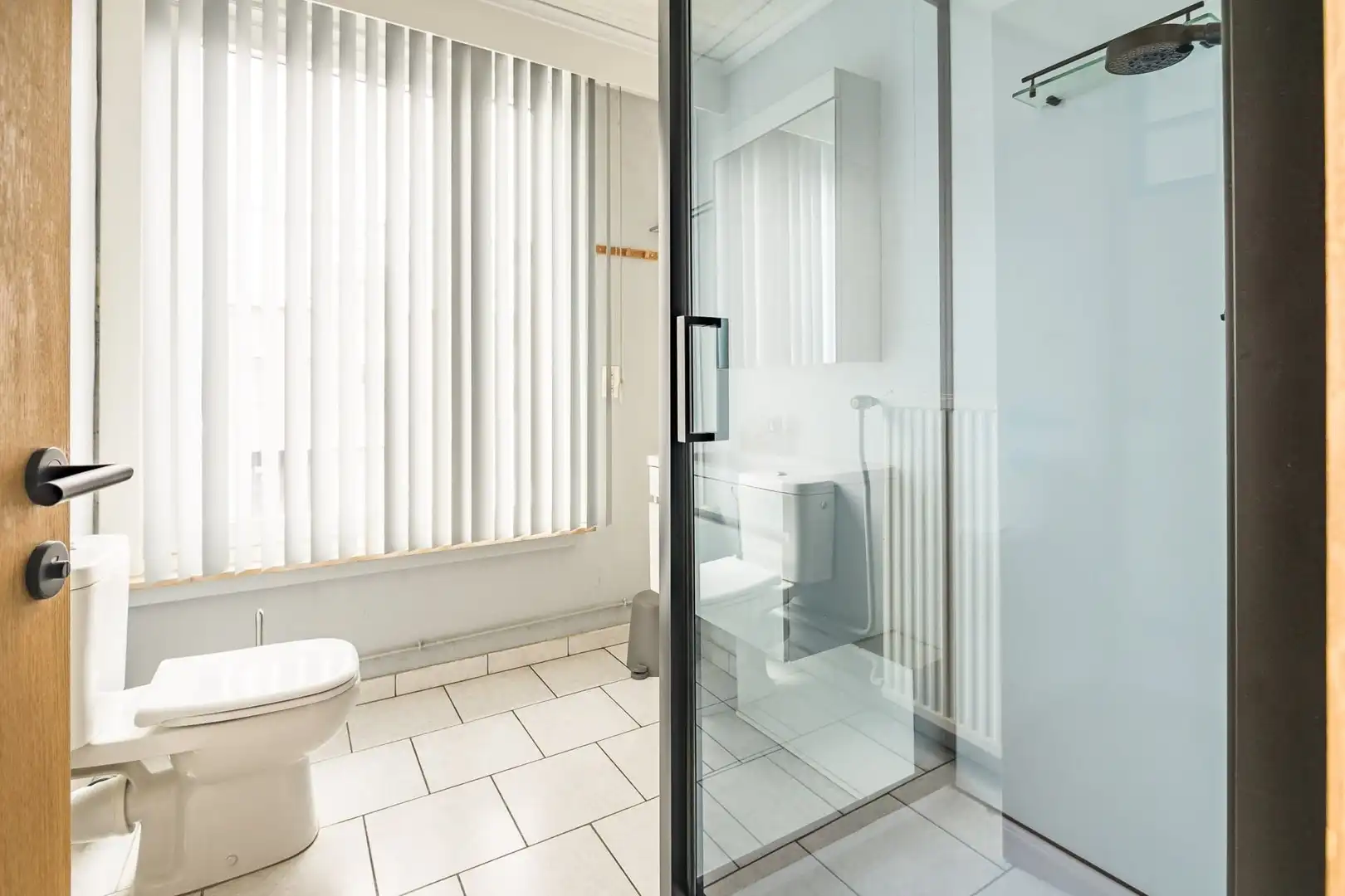 Instapklare woning met garage in een rustige straat! foto 15