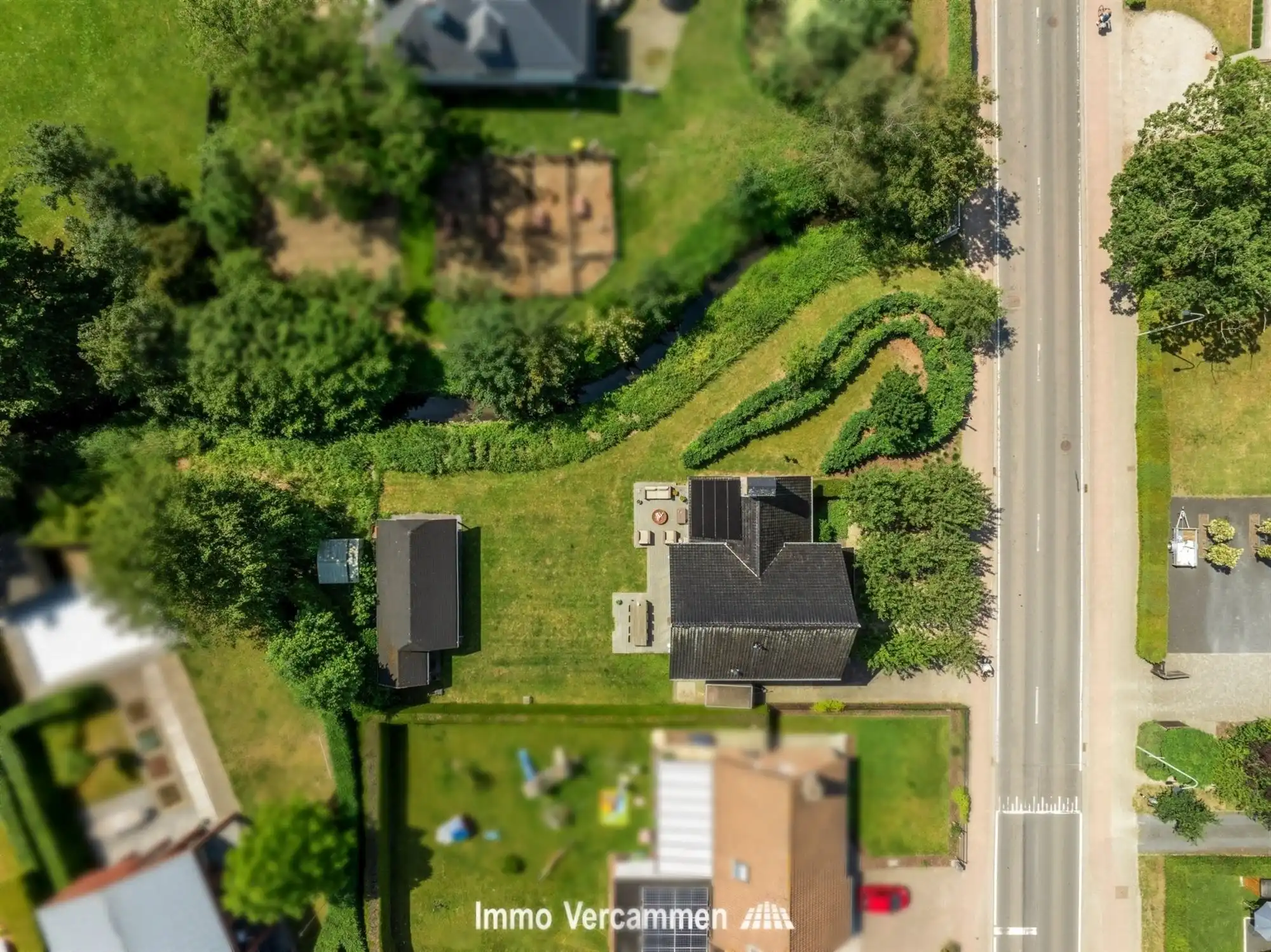 Elegante herenwoning met 4 slaapkamers, ruime zolder en zonnige tuin in Koningshooikt foto 18