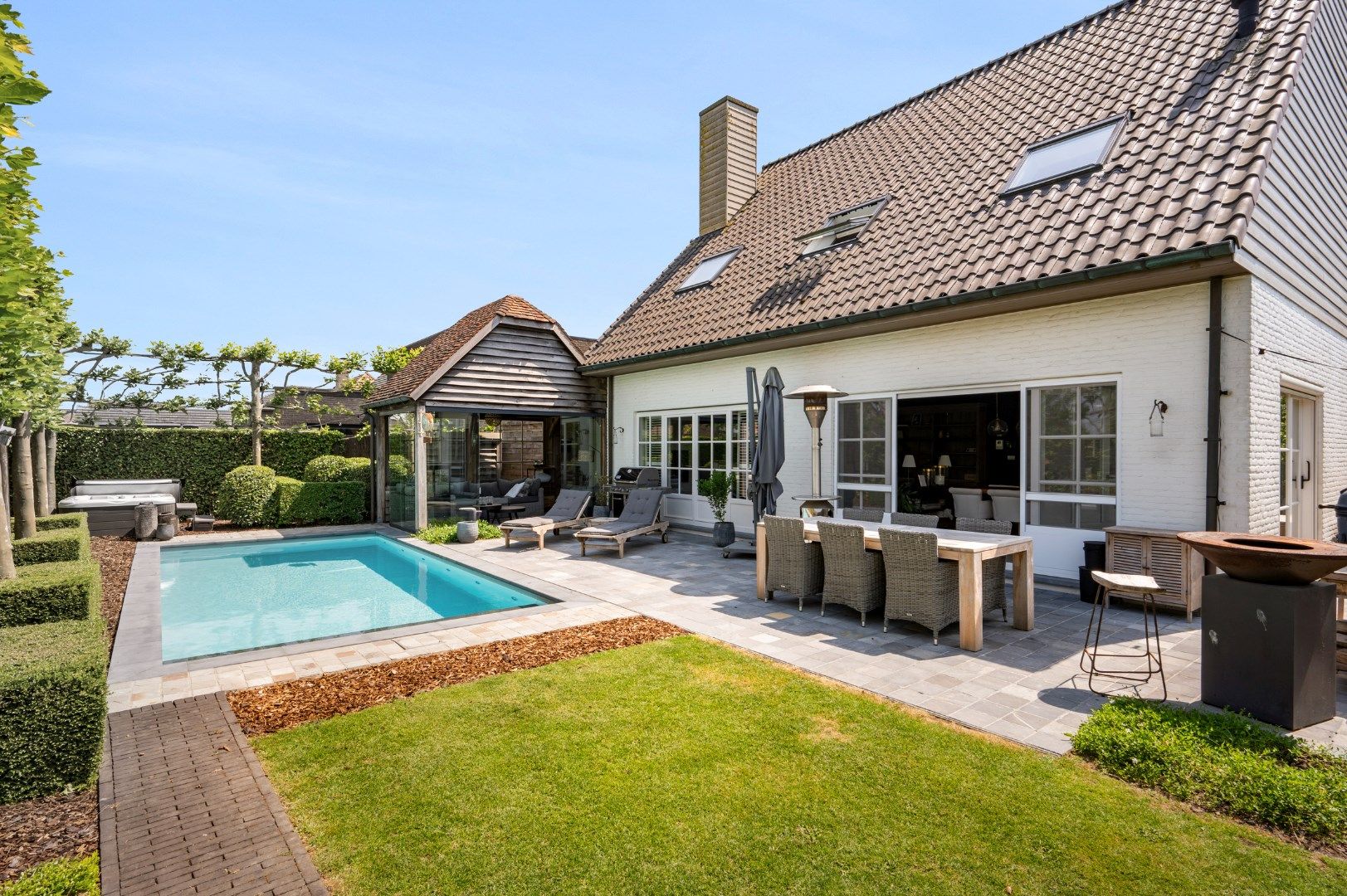 Luxueuze villa met zwembad, poolhouse en vier slaapkamers  foto 31