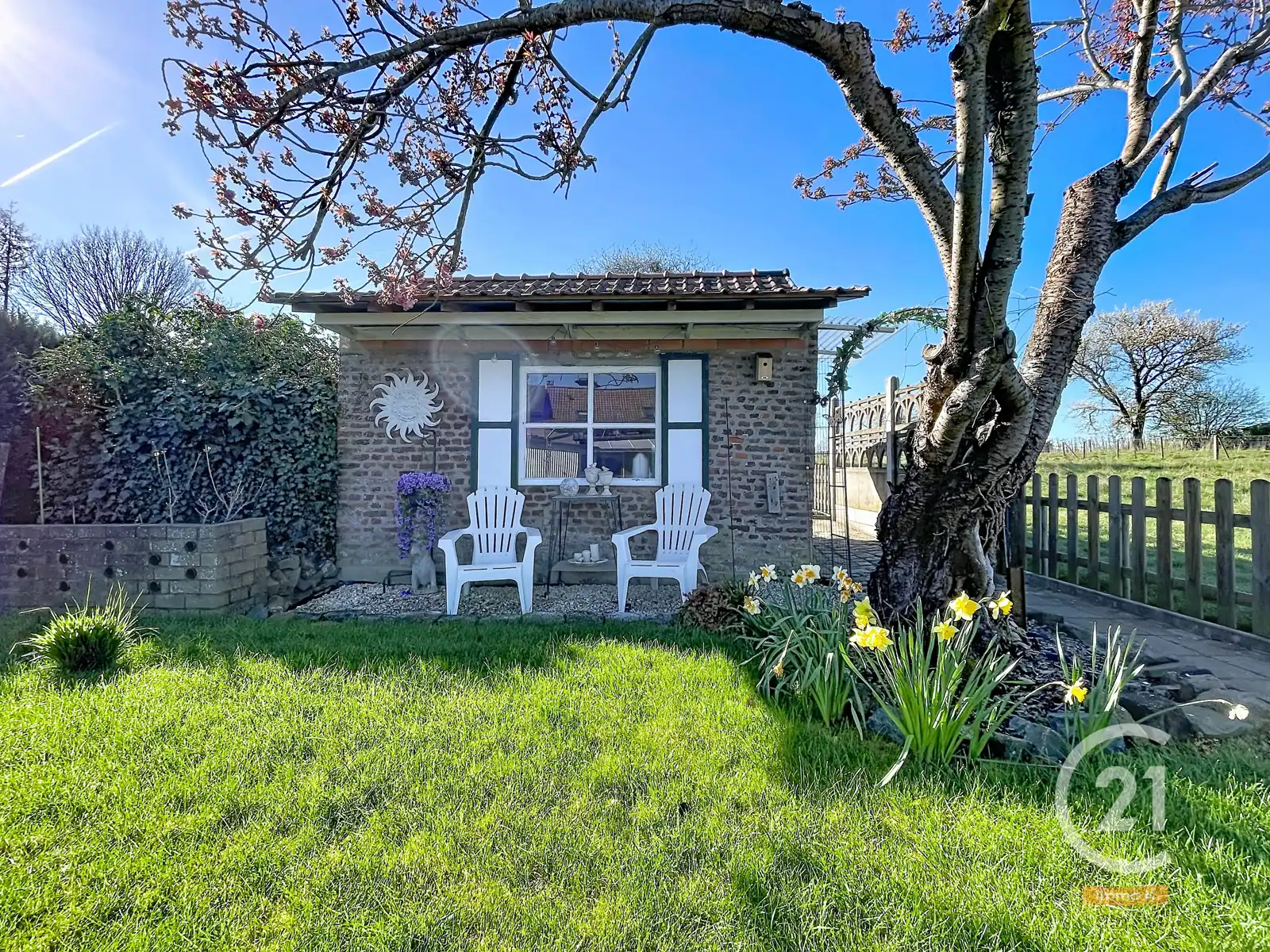 Knusse instapklare woning met ruime tuin en weide nabij E40 foto 23