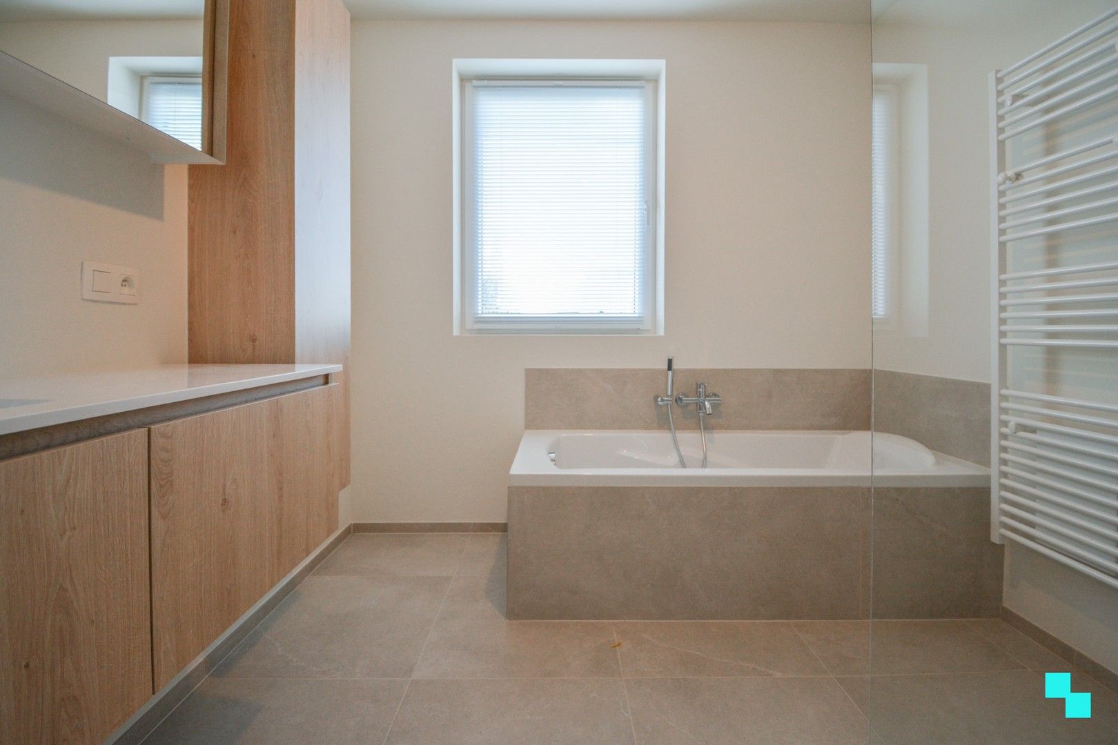 Volledig afgewerkte nieuwbouwwoning met carport te Sleihage foto 13