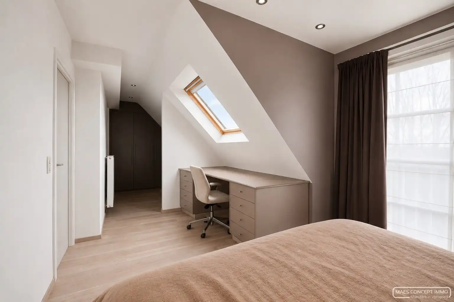 Duplex appartement te koop in Ingooigem met 2 slk, 2 badkamers en garage foto 4