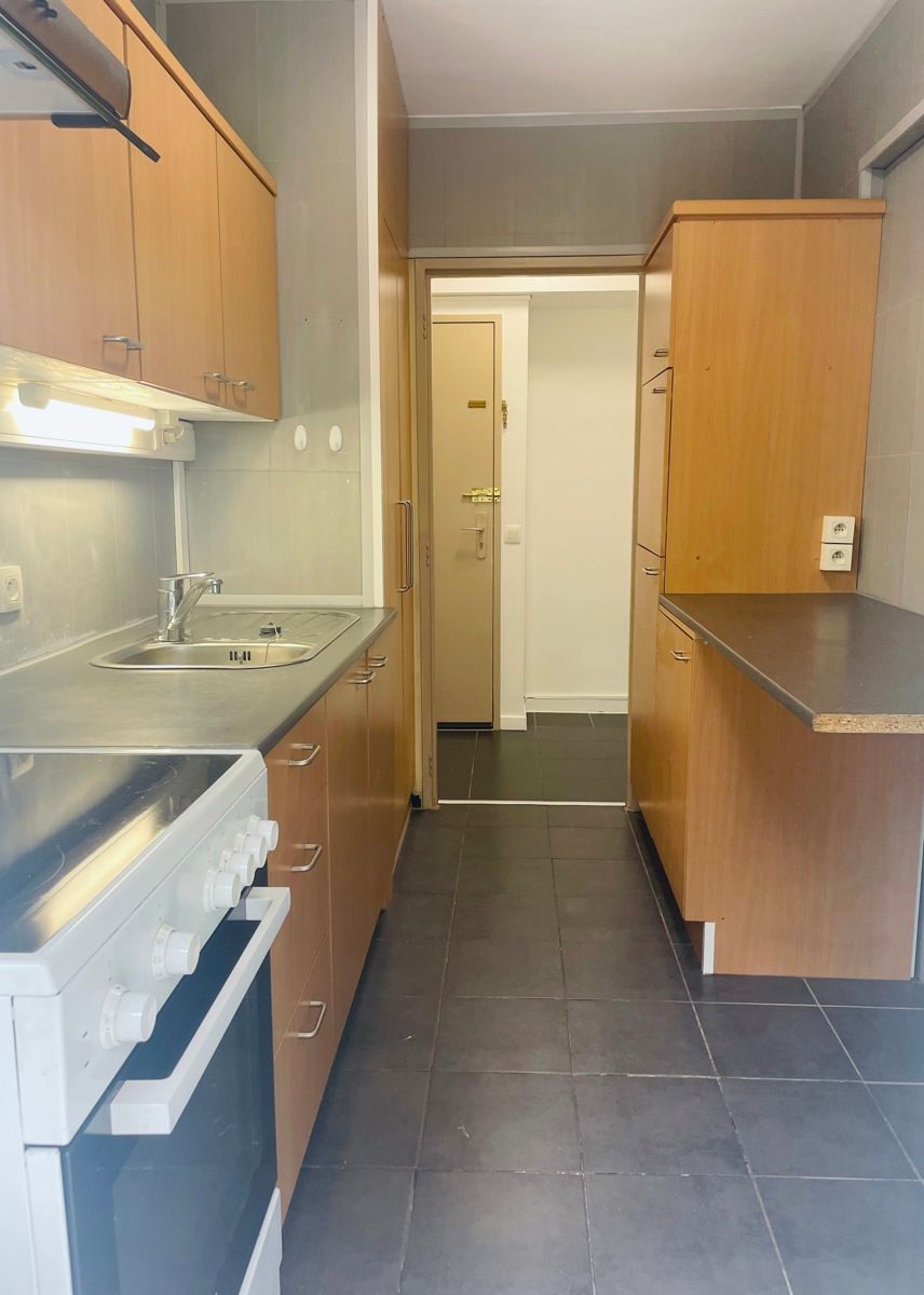 Te huur: 3- slpk appartement op gunstige ligging in Aalst foto 6