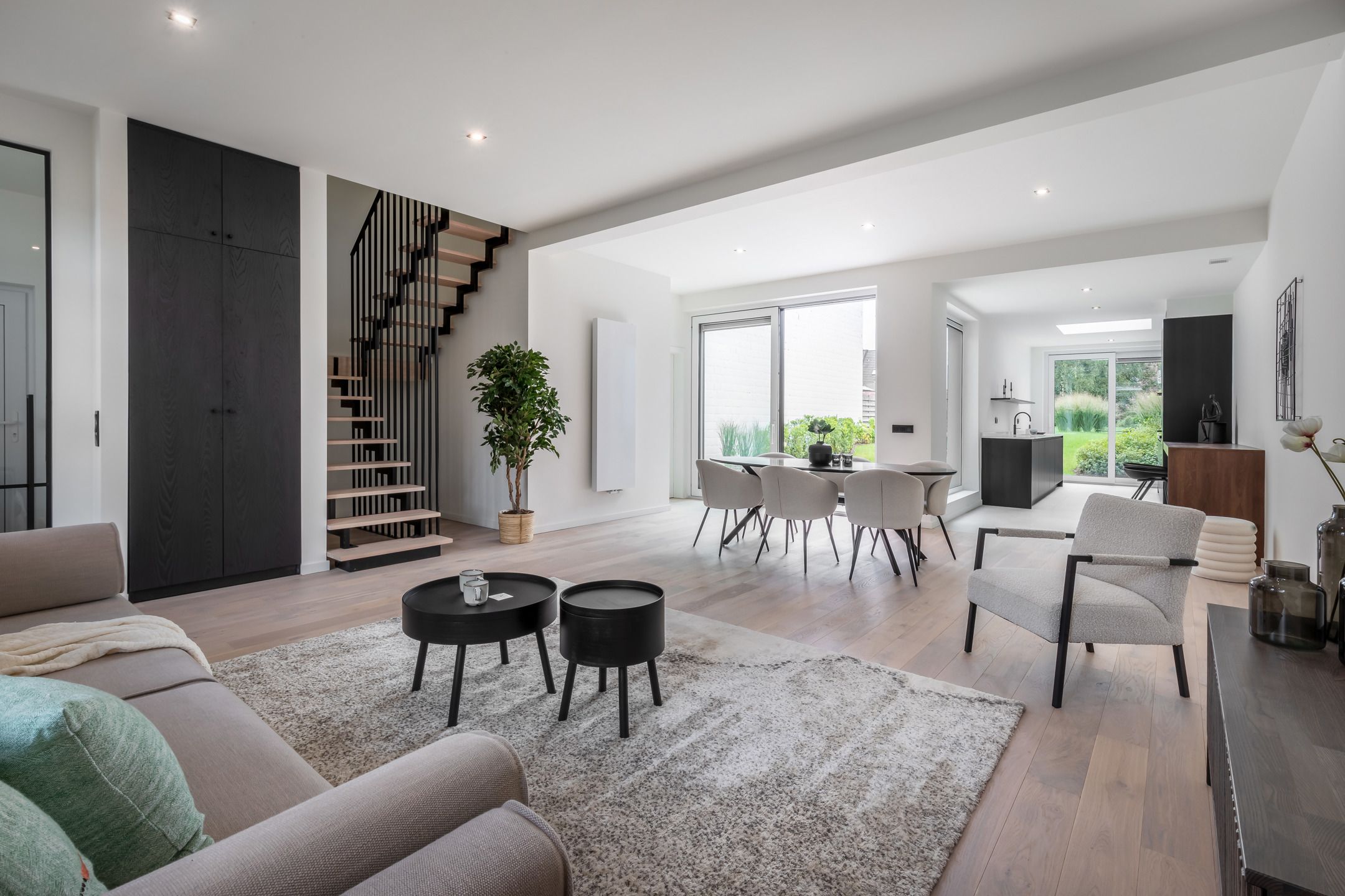 Moderne vrijstaande woning met luxe afwerking en ruime tuin foto 1