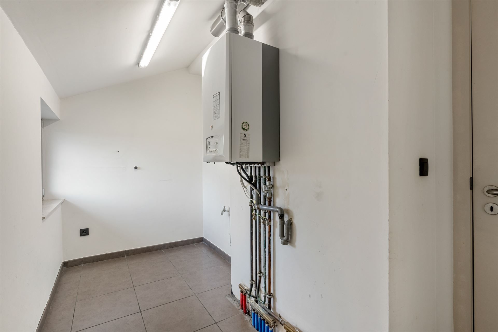 Appartement op 2de verdieping met berging en autostaanplaats. foto 15