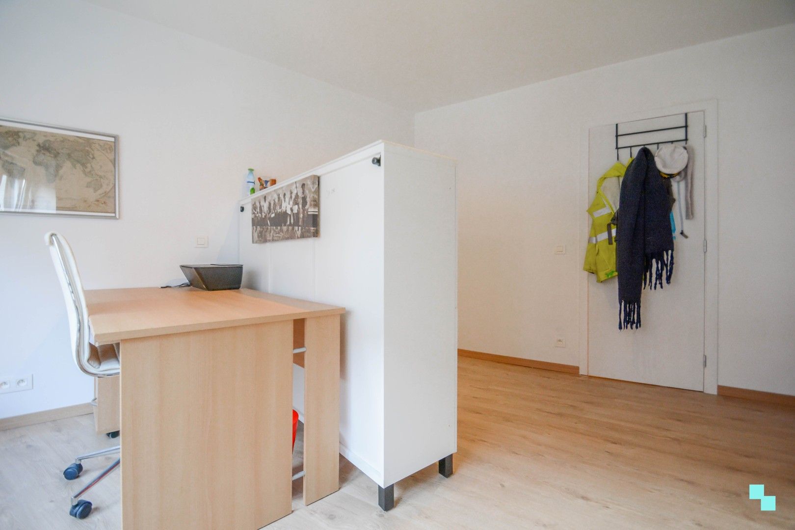 Gesloten bebouwing in hartje Izegem foto 20