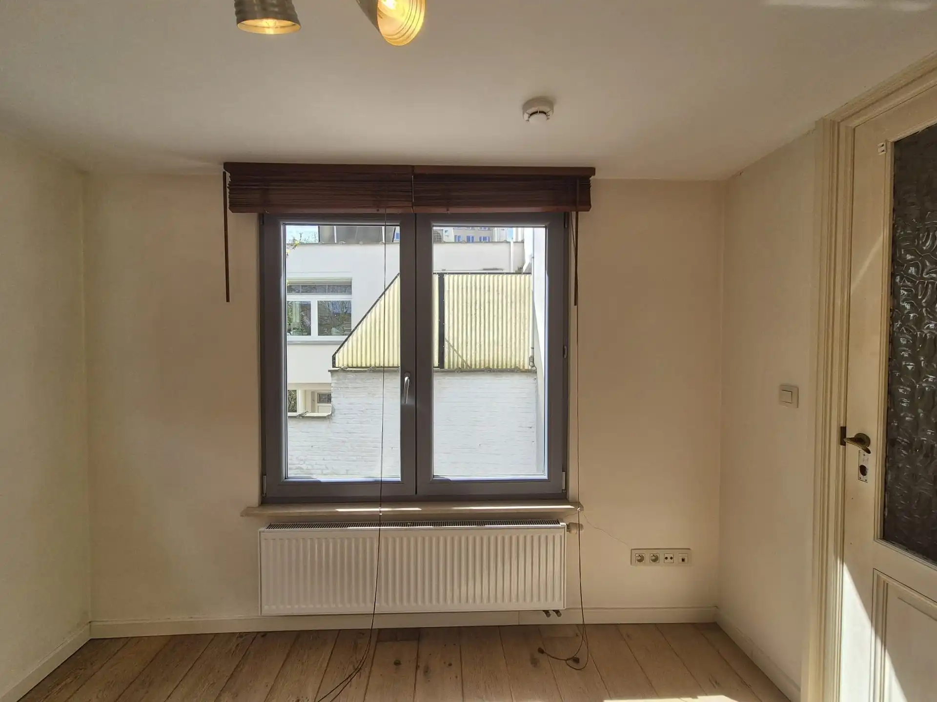 Verrassend ruim gelegen appartment met zicht op het water.  foto 23