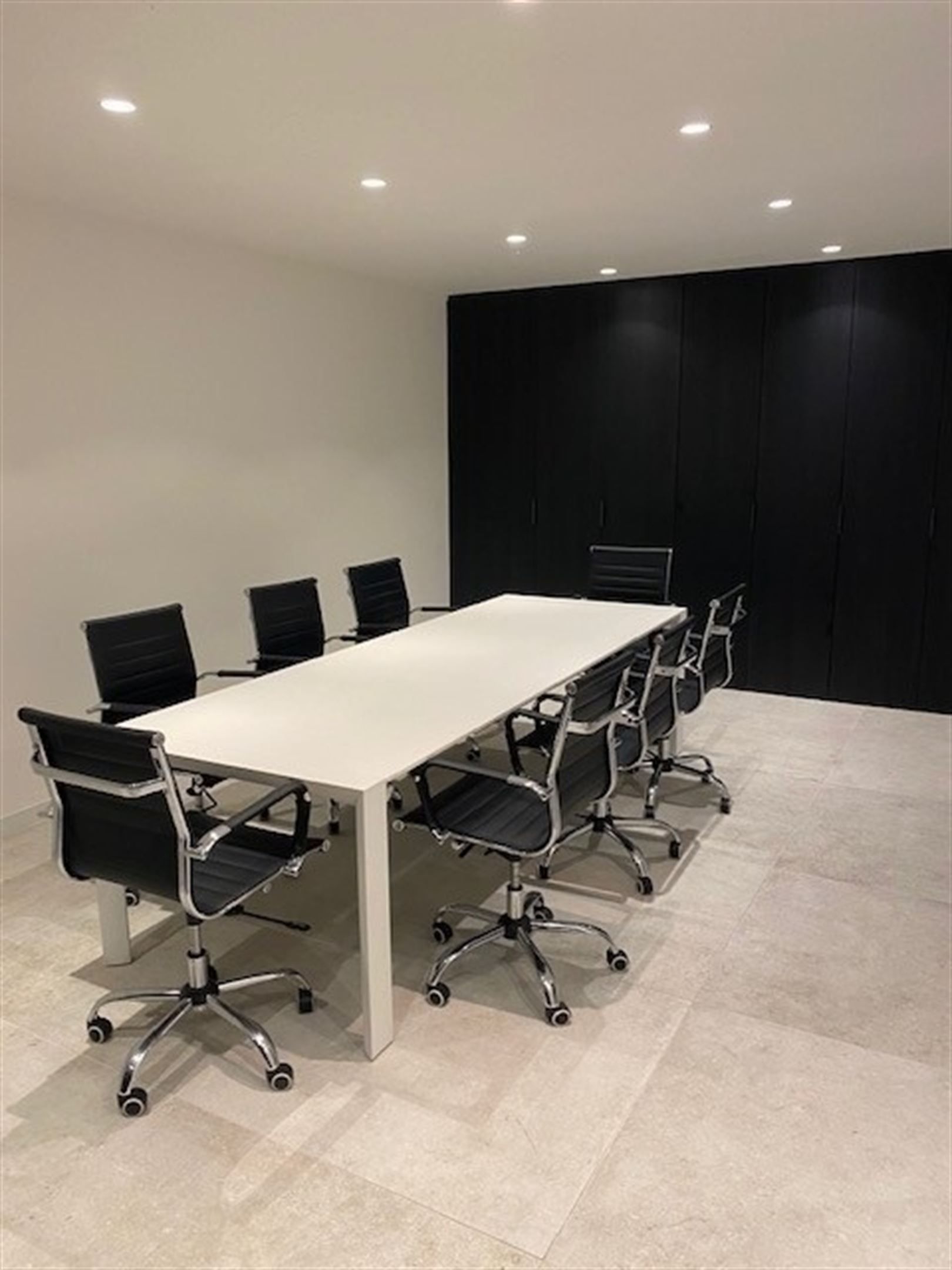 Nieuwbouw bedrijfspand met magazijnen en kantoren/showroom foto 11