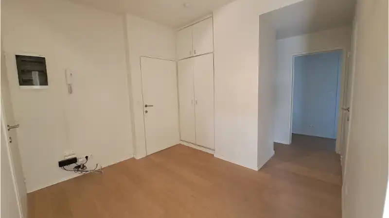 Ruim en lichtrijk 3-slaapkamerappartement te koop in Brugge foto 8