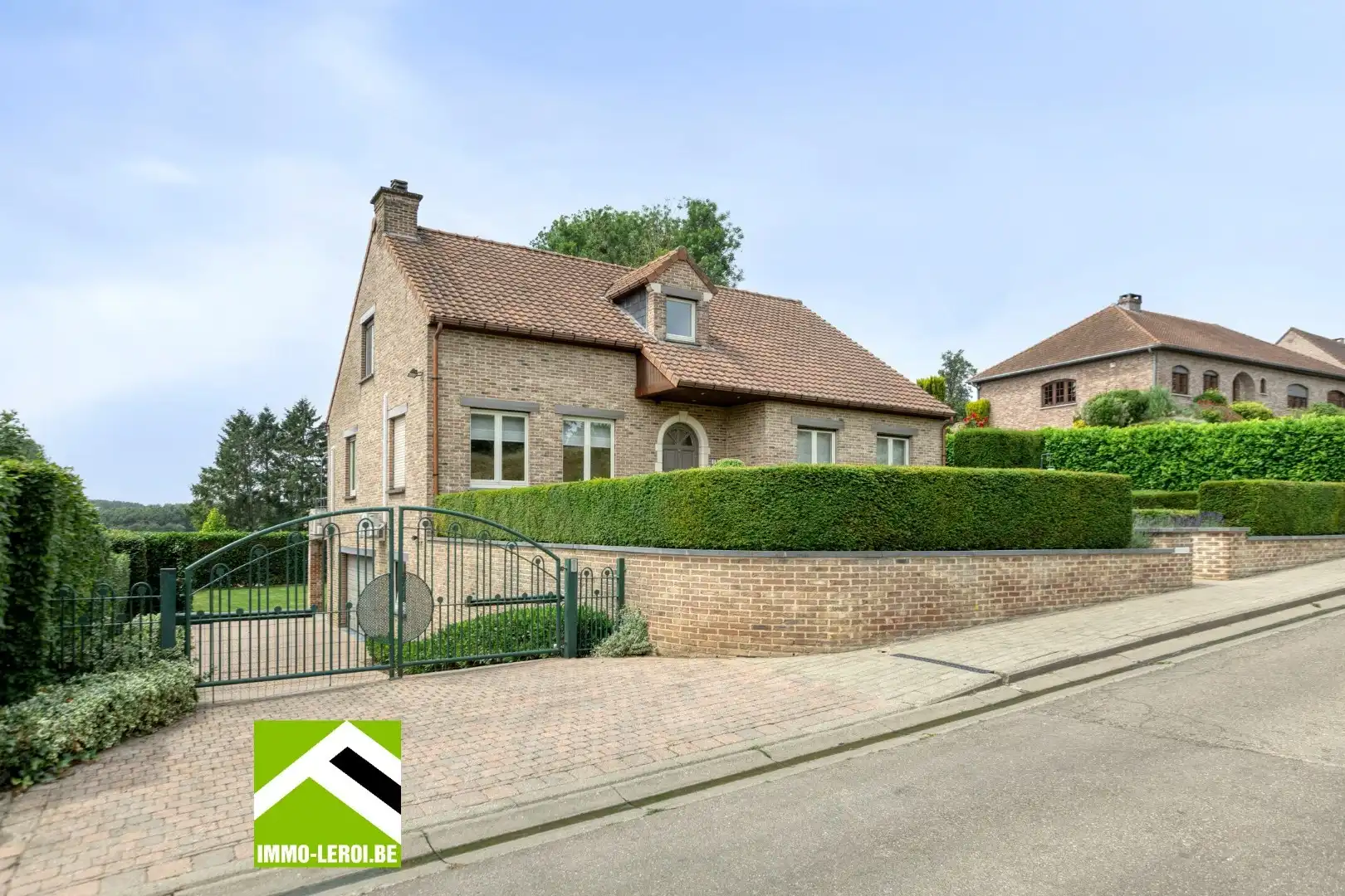 Instapklare woning met prachtig aangelegde tuin foto 3