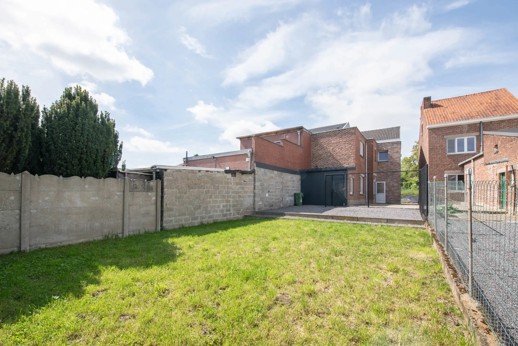 Instapklare woning met garage te Zichen.  foto 19