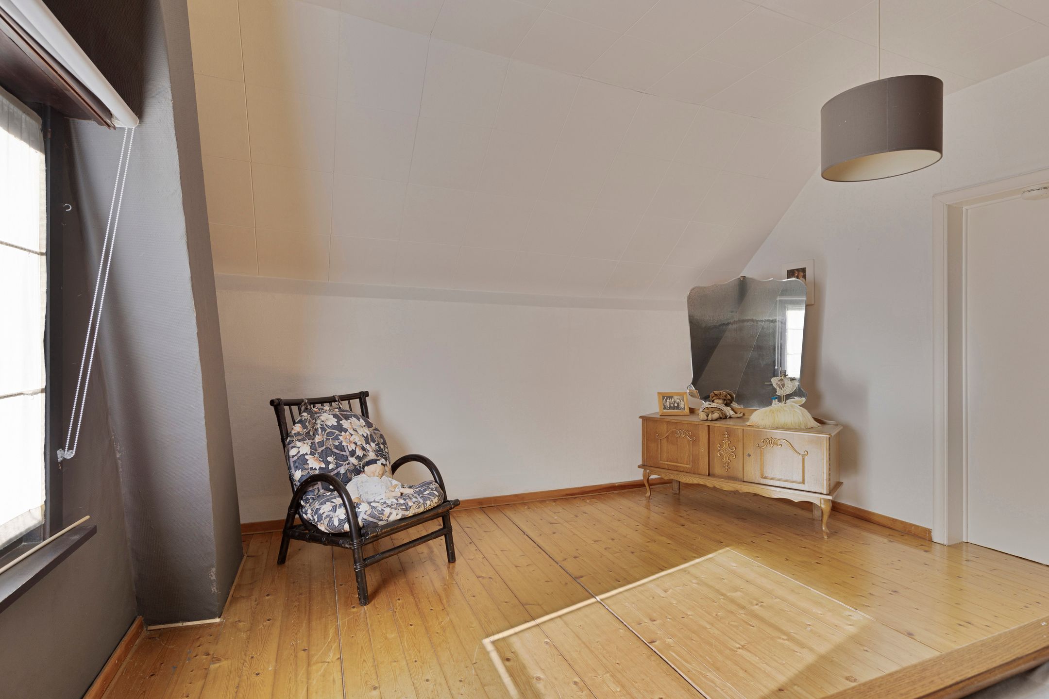 Te renoveren woning met grote garage/werkplaats op 941m² foto 14