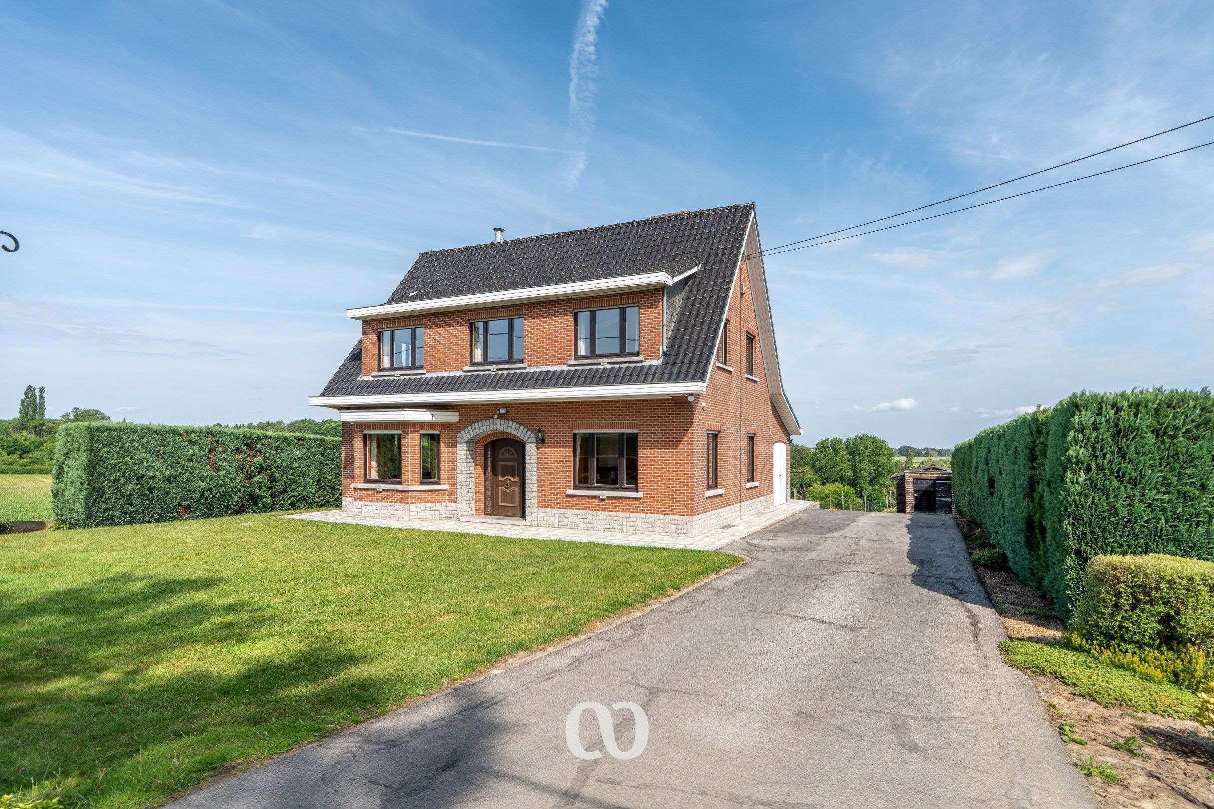 Prachtig gelegen villa met uniek zicht foto 1