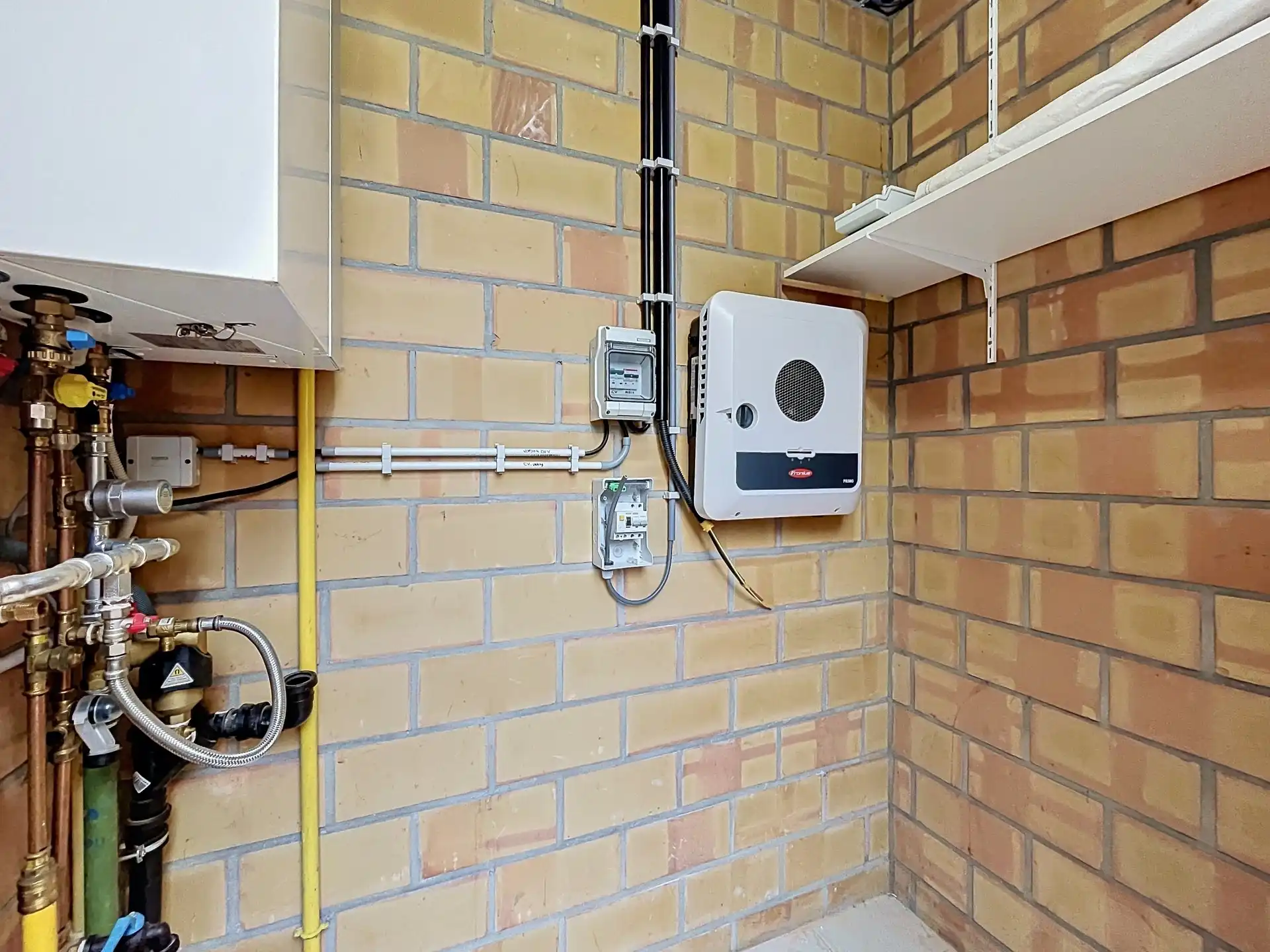Instapklaar appartement in centrum Sint-Niklaas! foto 12