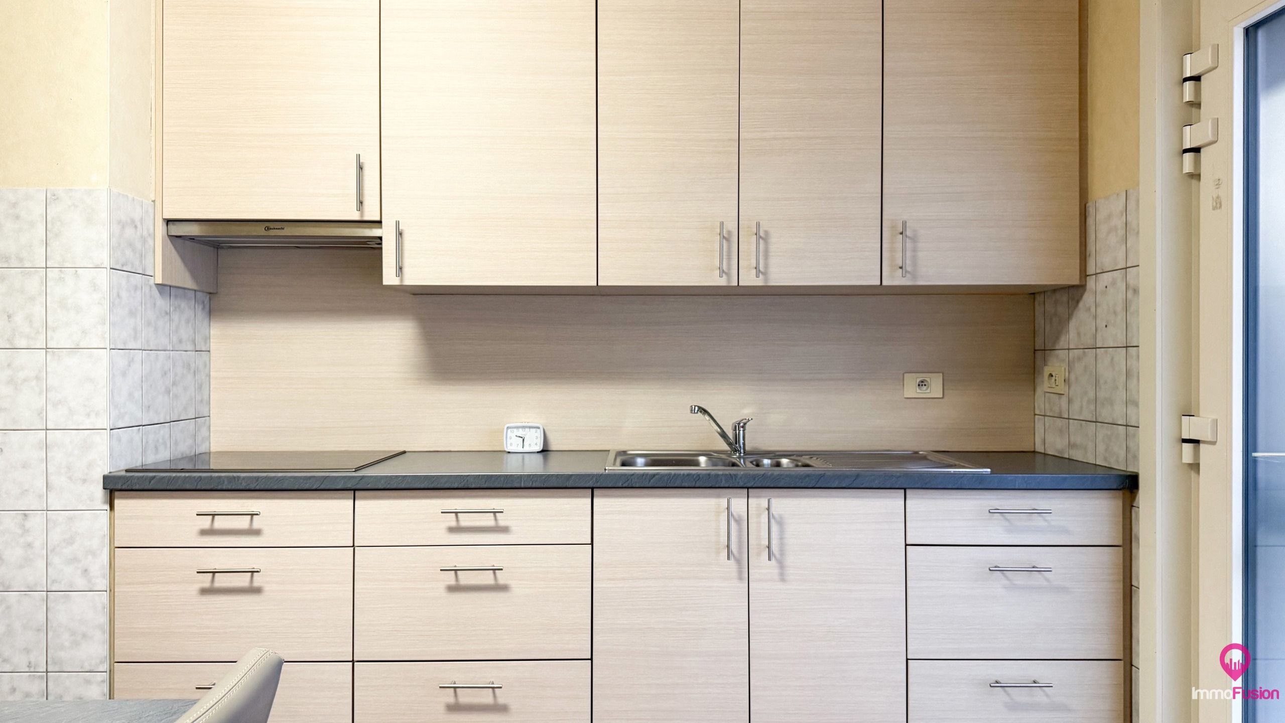 Gelijkvloerse woning op 10a met 3slpk en inpandige garage! foto 9