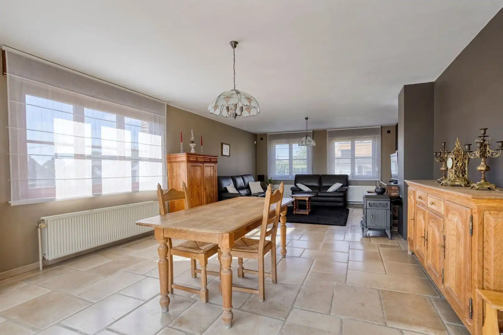 Zeer ruime woning (400m²) met 4 slaapkamers + 2 badkamers  foto 4