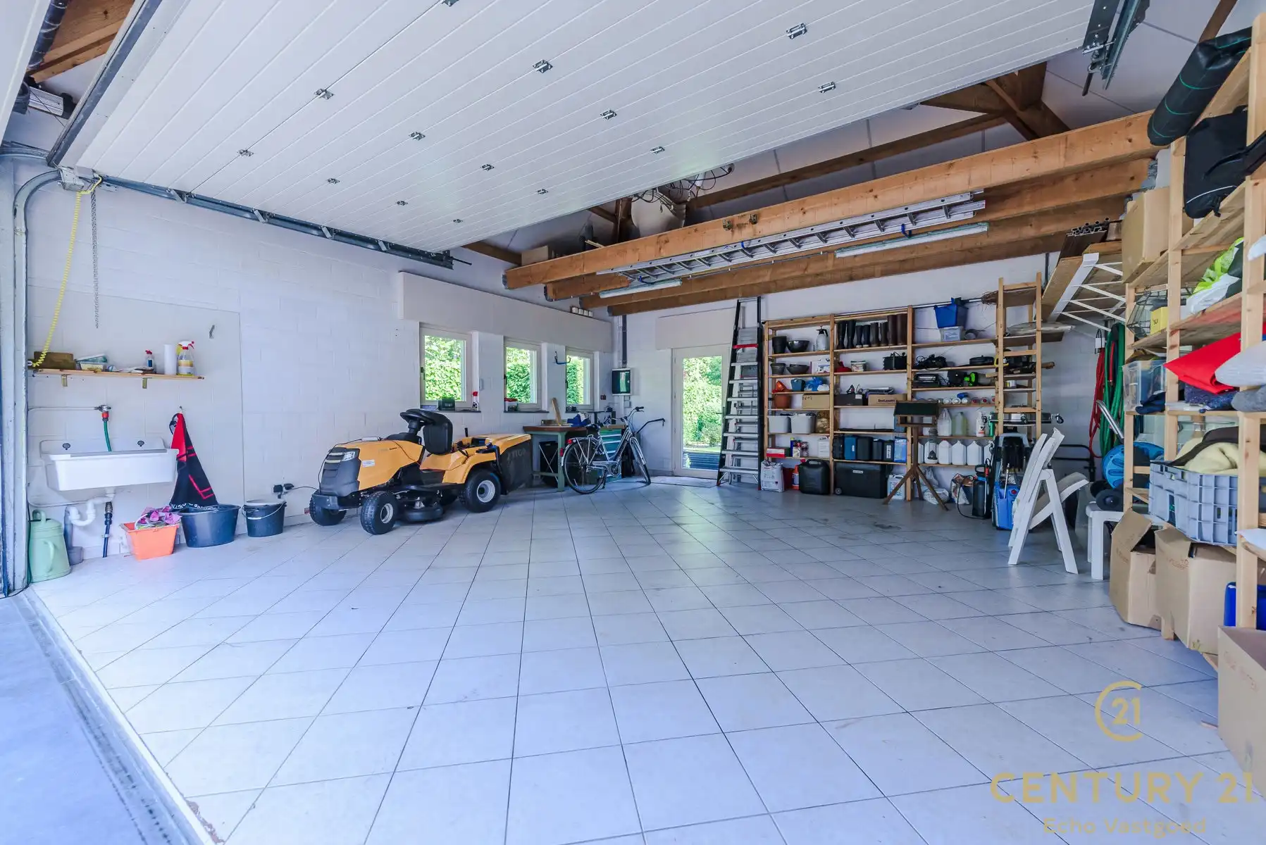 Exclusieve onderhouden architectenvilla in villawijk De Lint foto 33
