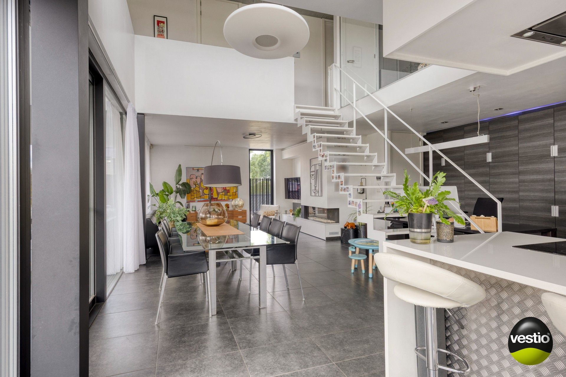 MODERNE VILLA – TOPAFWERKING IN RUSTIGE WIJK foto 13