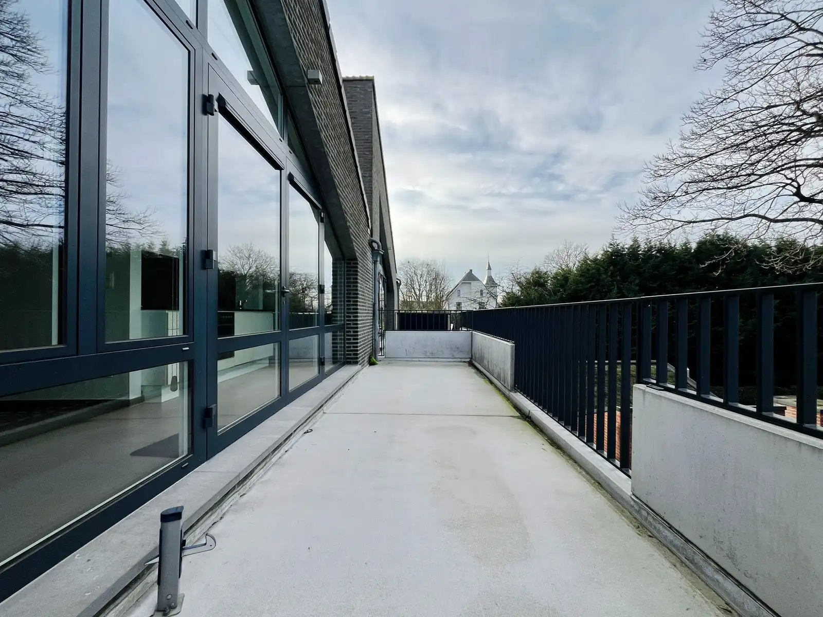 Luxueuze serviceflat met 1 slk en ruim terras foto {{pictureIndex}}