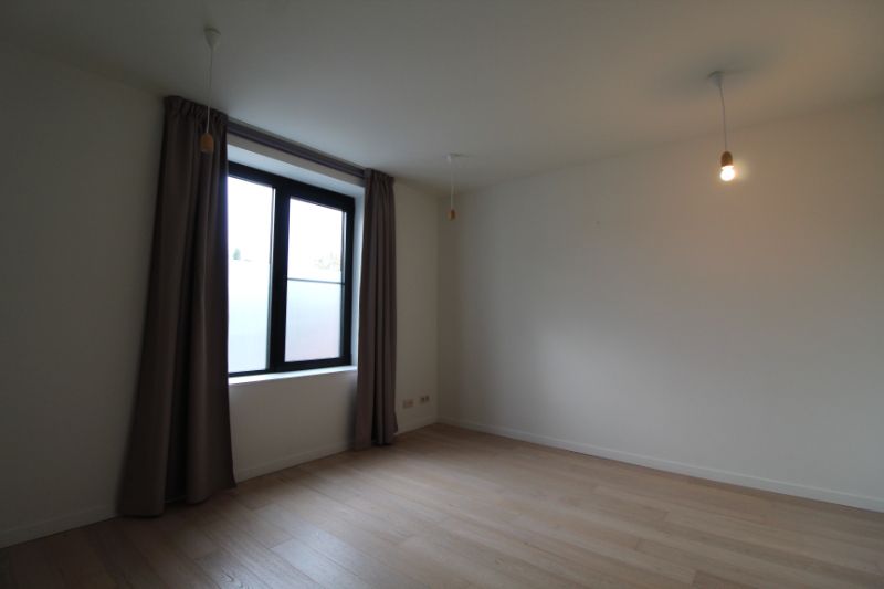 Gerenoveerde woning dichtbij centrum Roeselare foto 12