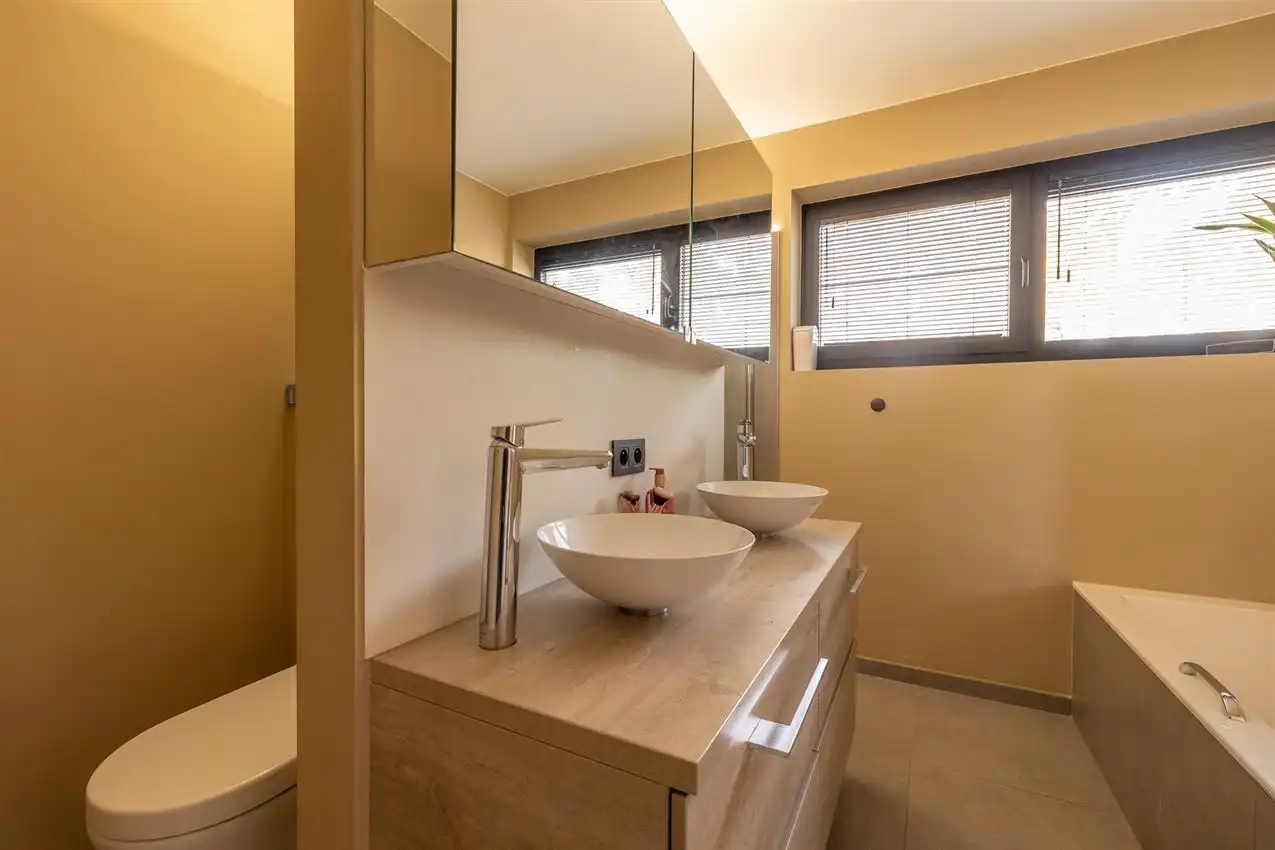 Penthouse met 3 slpk., riant terras, autostaanplaats en kelderberging foto 17