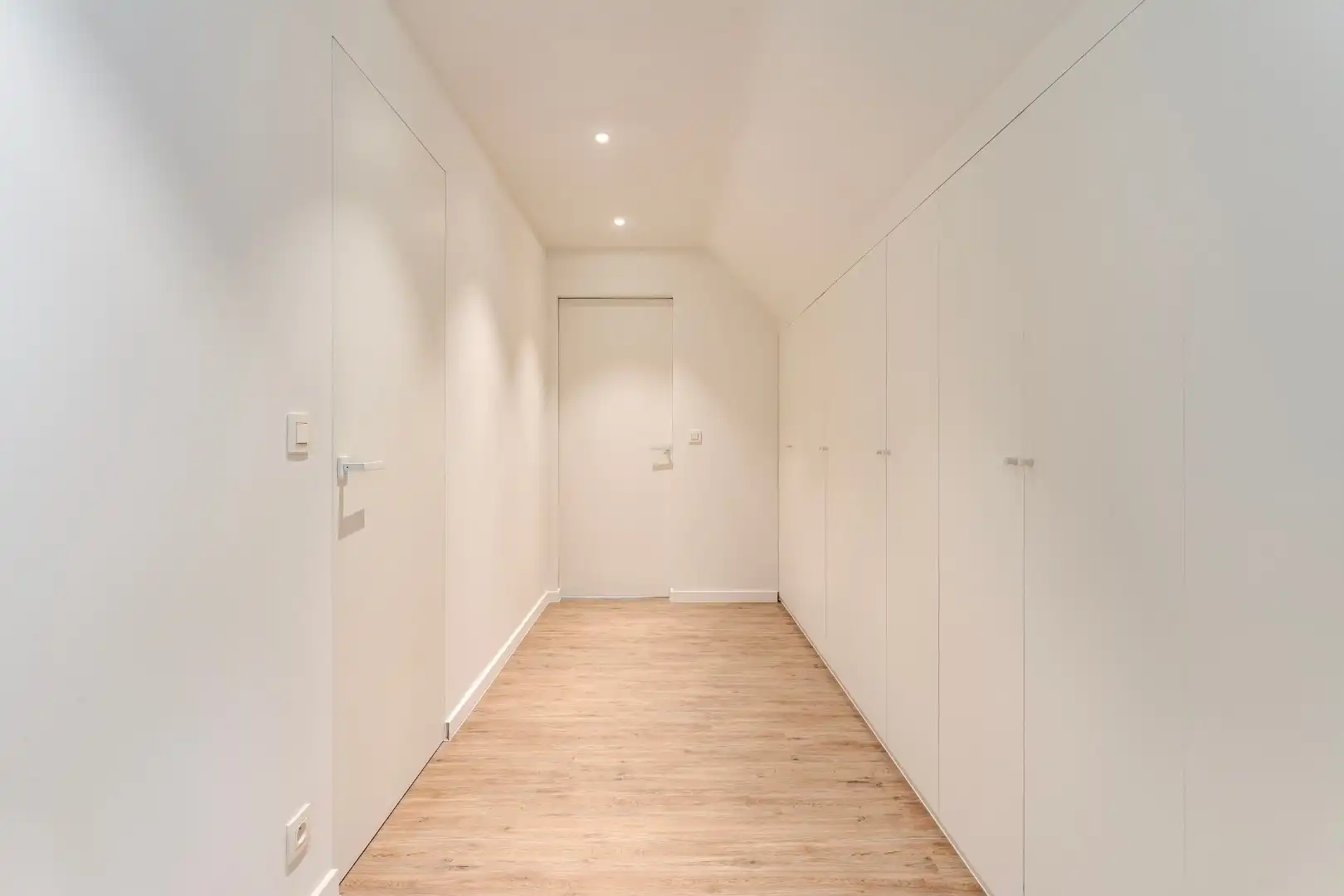 Exclusief gerenoveerde vrijstaande villa in rustige en residentiële omgeving foto 25