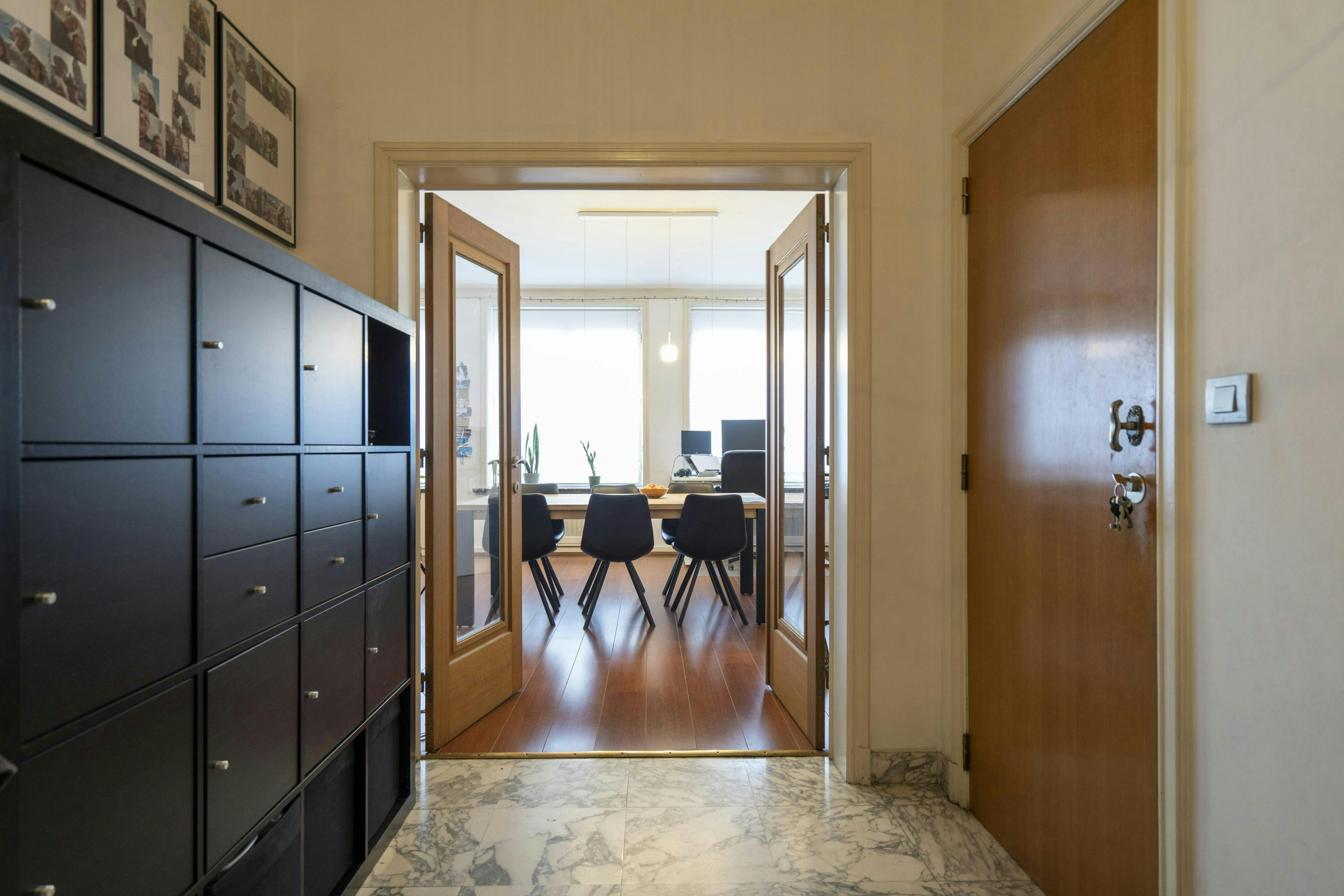 Ruim appartement met 2 slaapkamers in hartje Kortrijk foto 7