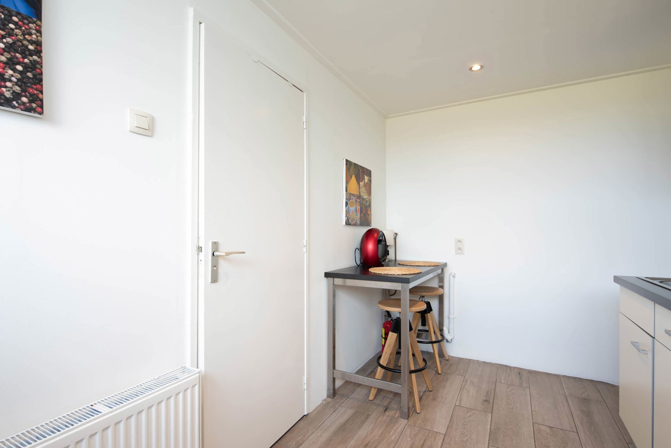 Bemeubelde studio vlakbij Maastricht  foto 3