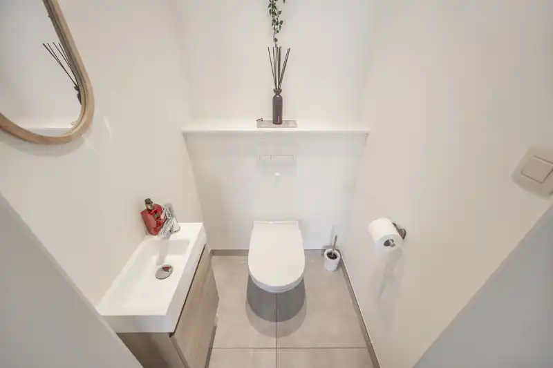 Smaakvol gerenoveerde woning met 3 slaapkamers en garage foto 13