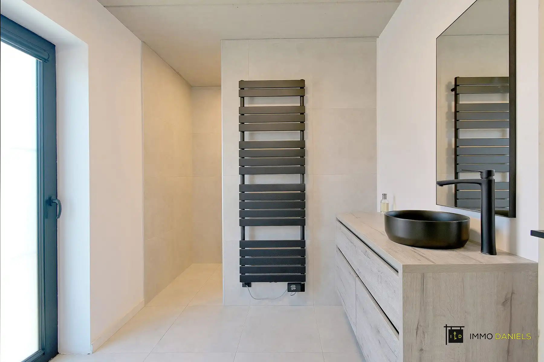 Moderne, energiezuinige woning met tuin in rustige woonwijk foto 15